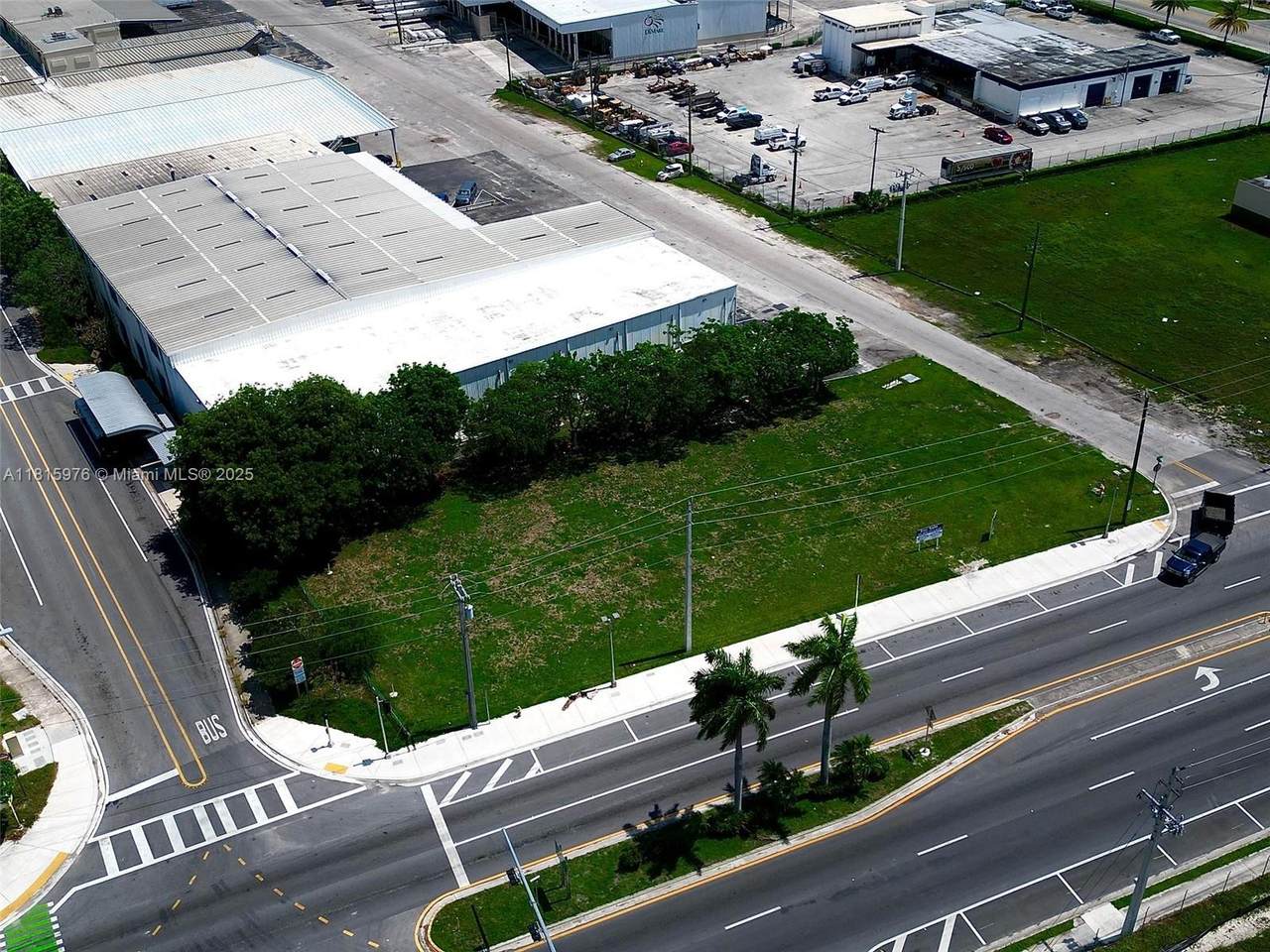100 Palm Drive - Photo 1