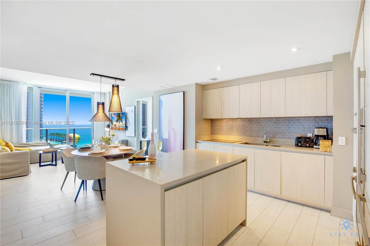 4010 Ocean Dr - Photo 1