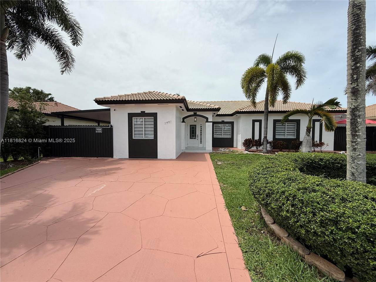 1407 6th St - Photo 1