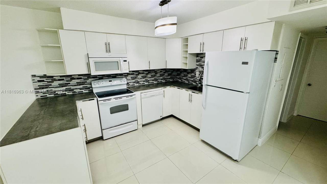 1120 102nd St - Photo 1