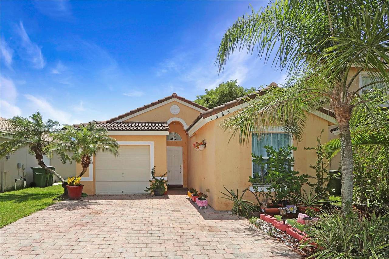 1585 20th Rd - Photo 1