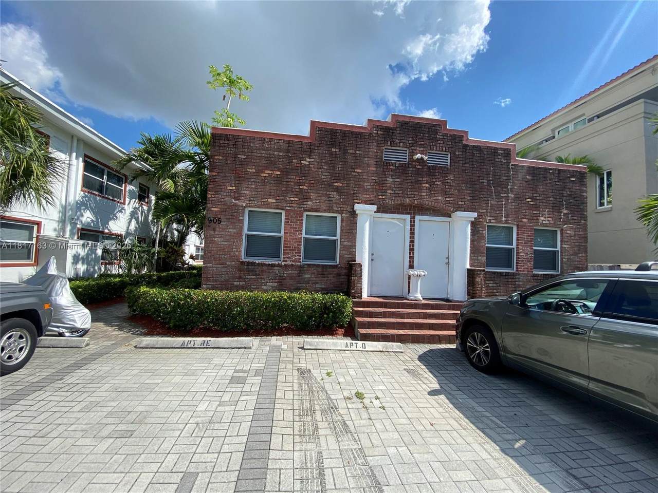 905 2nd Ct - Photo 1