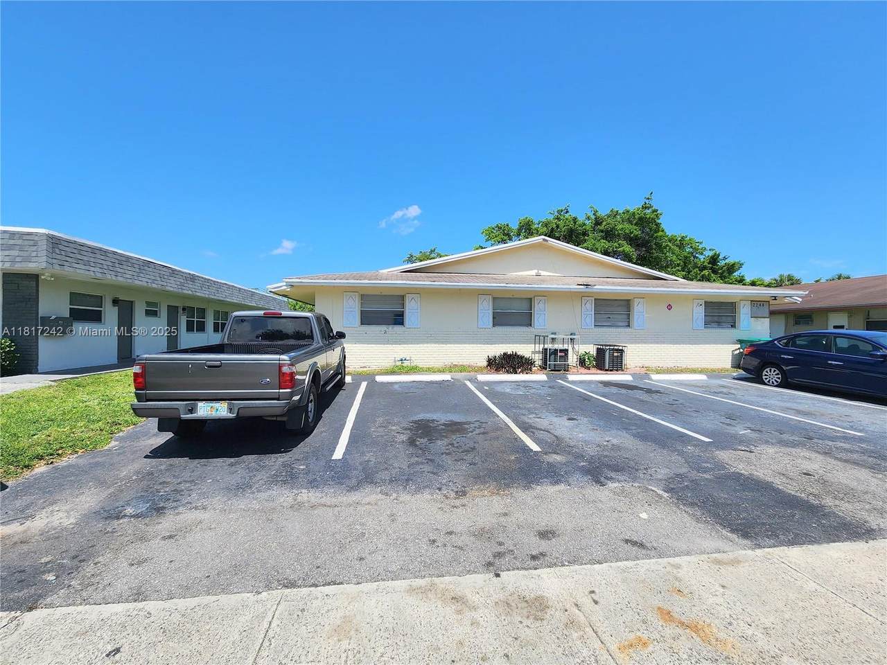 2254 59th Ter - Photo 1