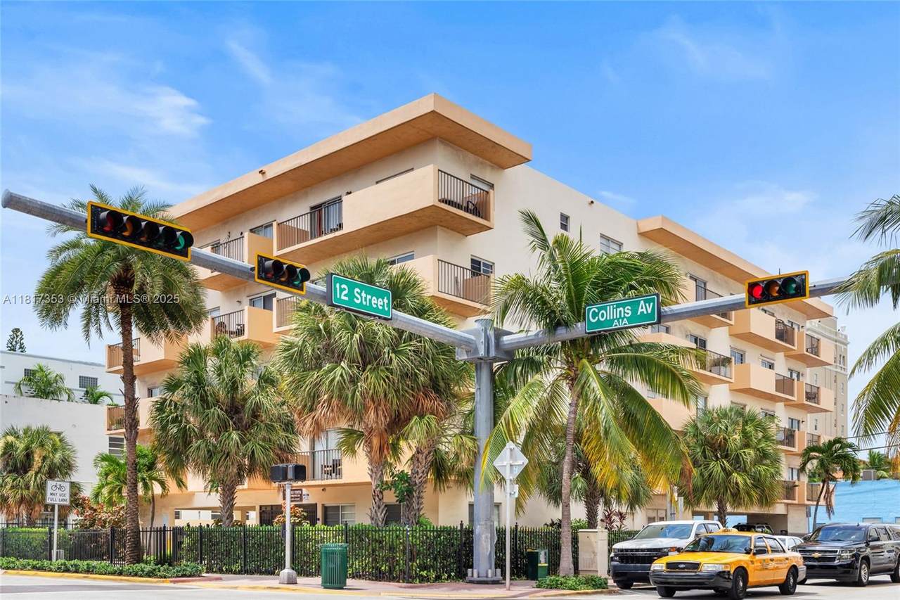 1150 Collins Ave - Photo 1