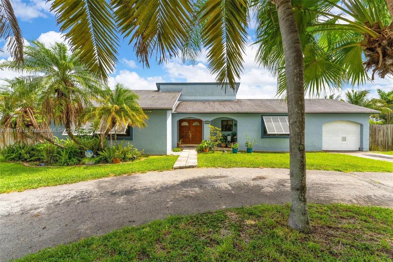 16040 287th St - Photo 1