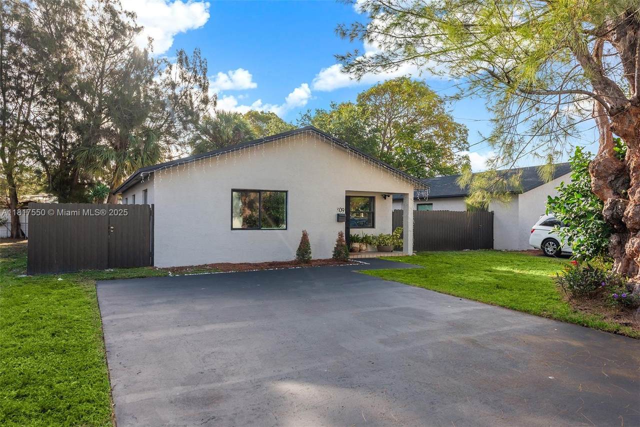 309 3rd Ave - Photo 1