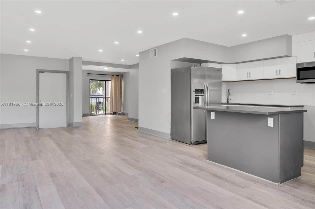9123 38th Dr - Photo 1