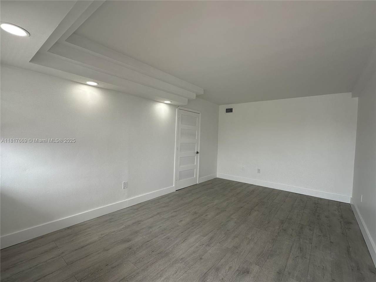 525 Meridian Ave - Photo 1