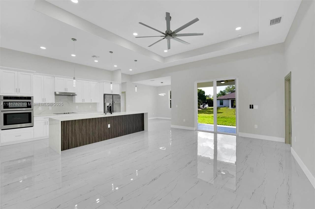 https://bt-photos.global.ssl.fastly.net/miami/1280_boomver_1_A11817820-2.jpg