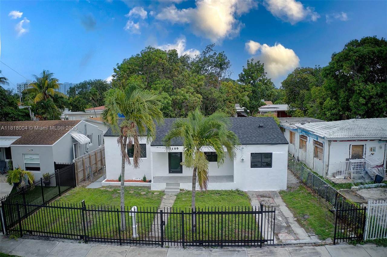 1426 28th St - Photo 1