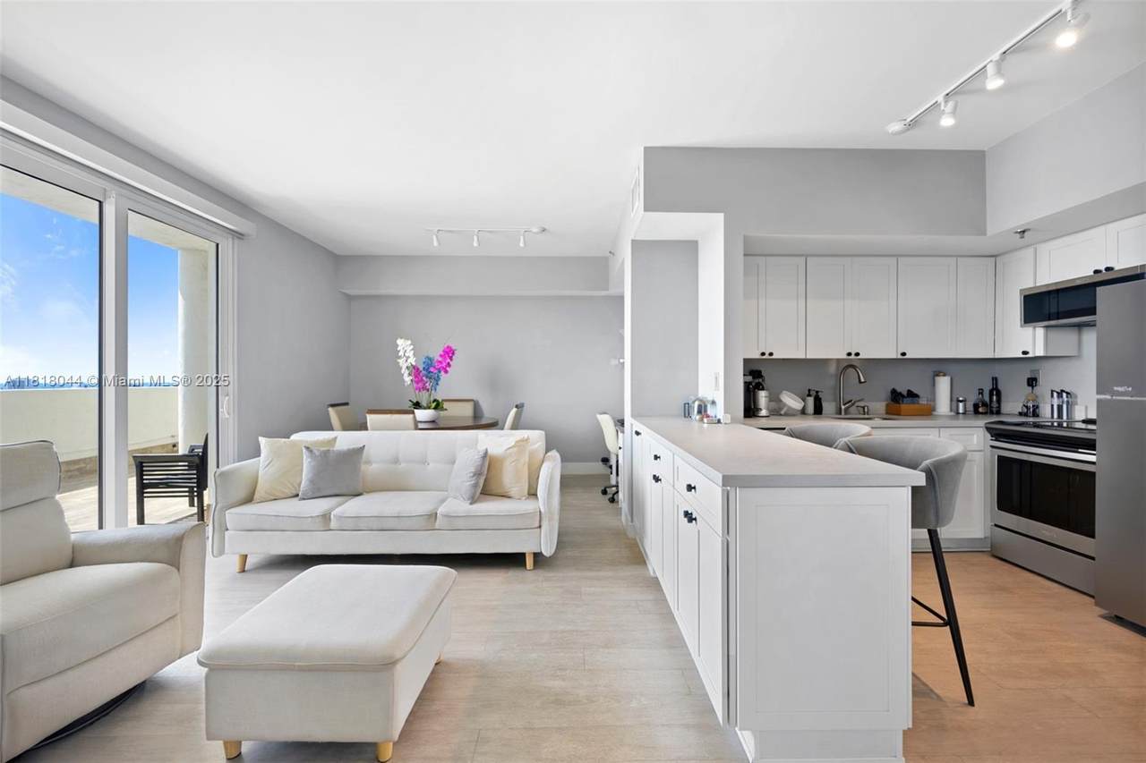 1621 Bay Rd - Photo 1