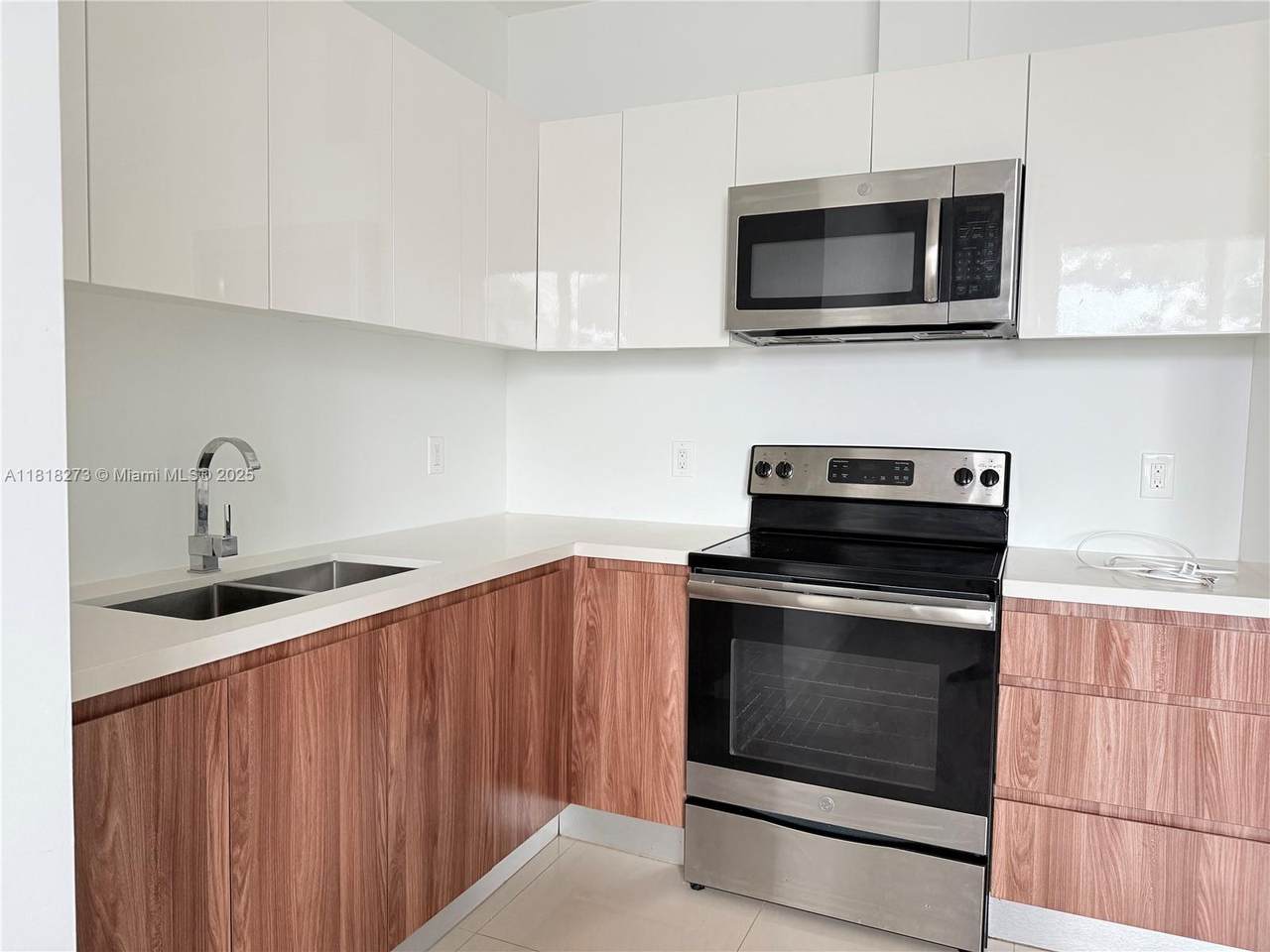 924 Marseille Dr - Photo 1