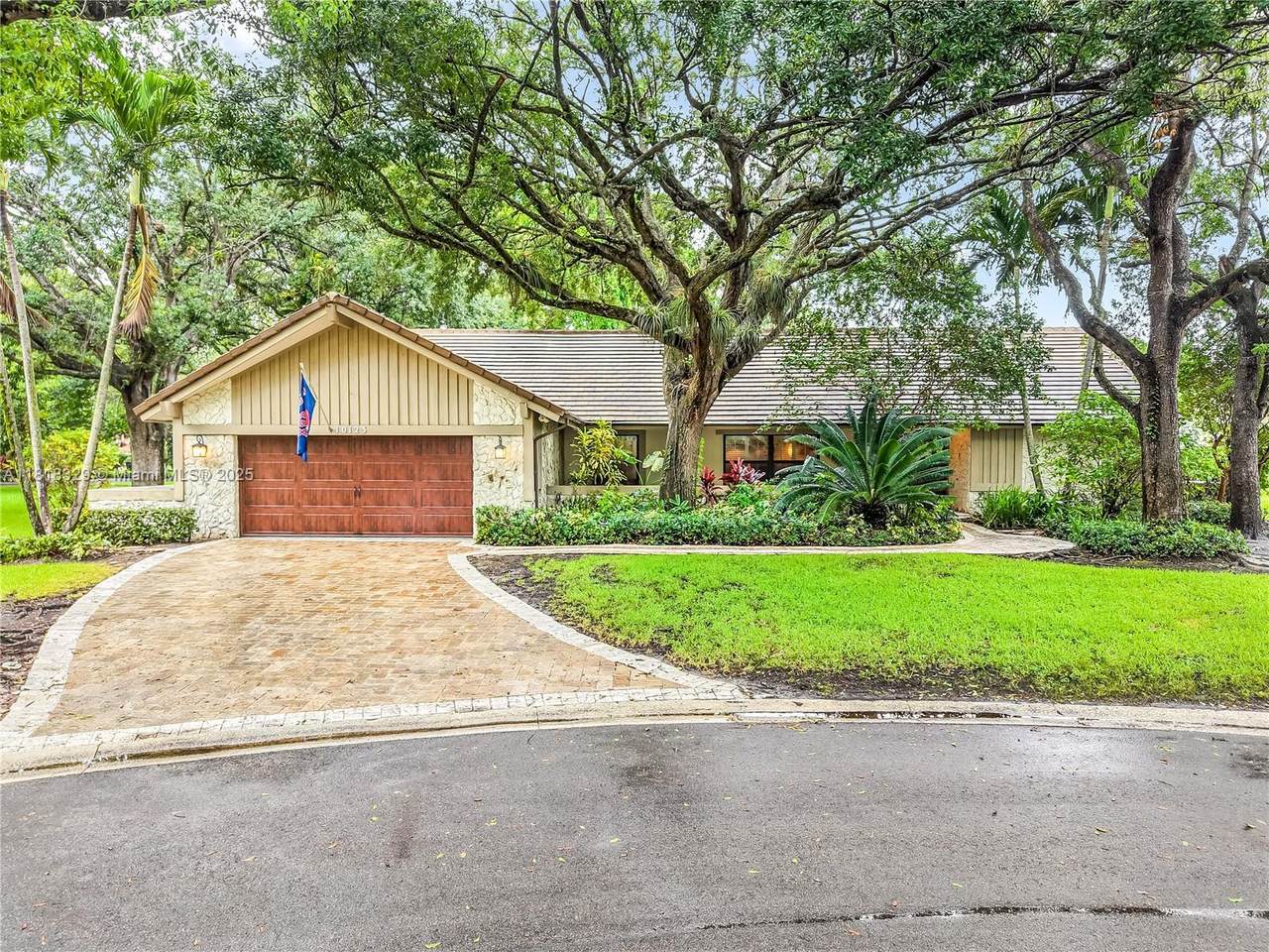 10123 Vestal Ct - Photo 1