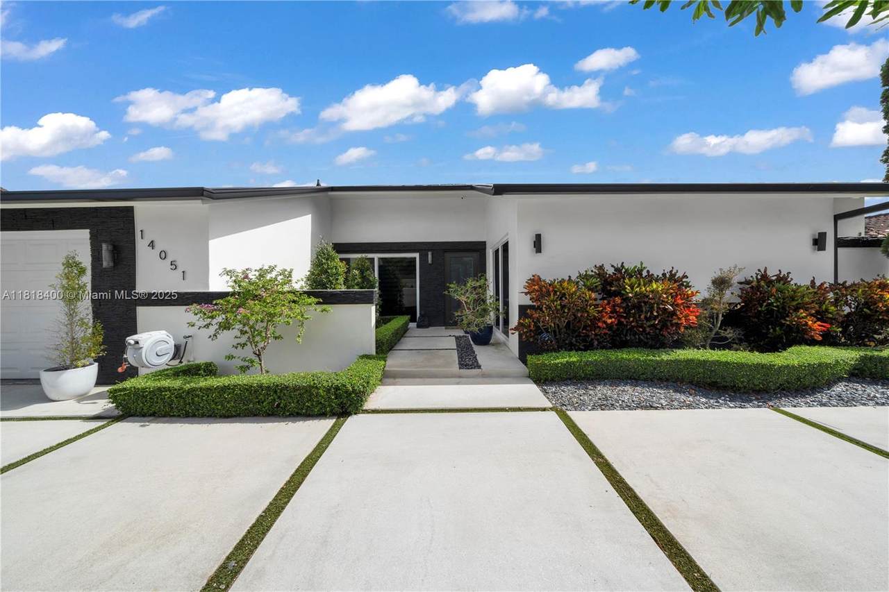 14051 48th St - Photo 1