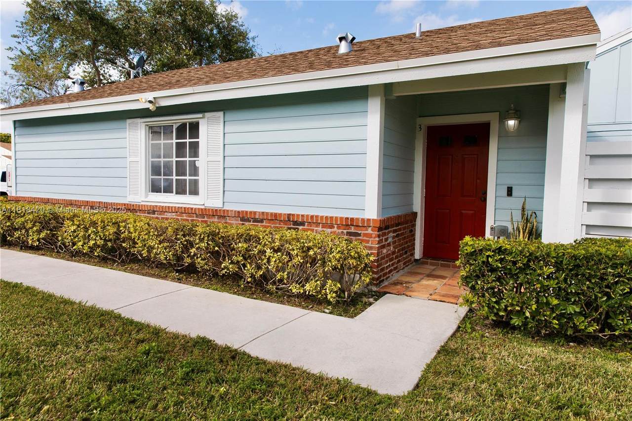 13742 147th Cir Ln - Photo 1
