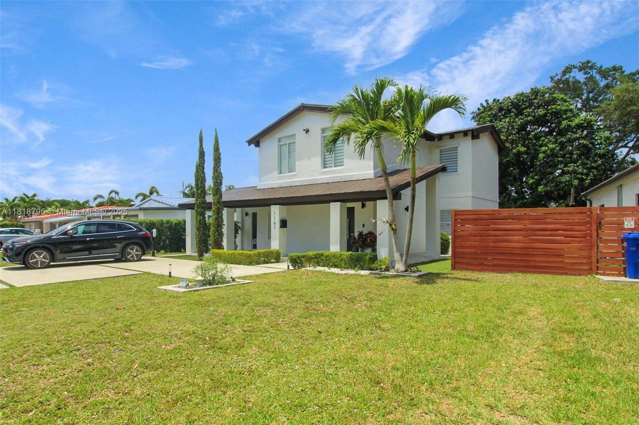 1187 182nd St - Photo 1