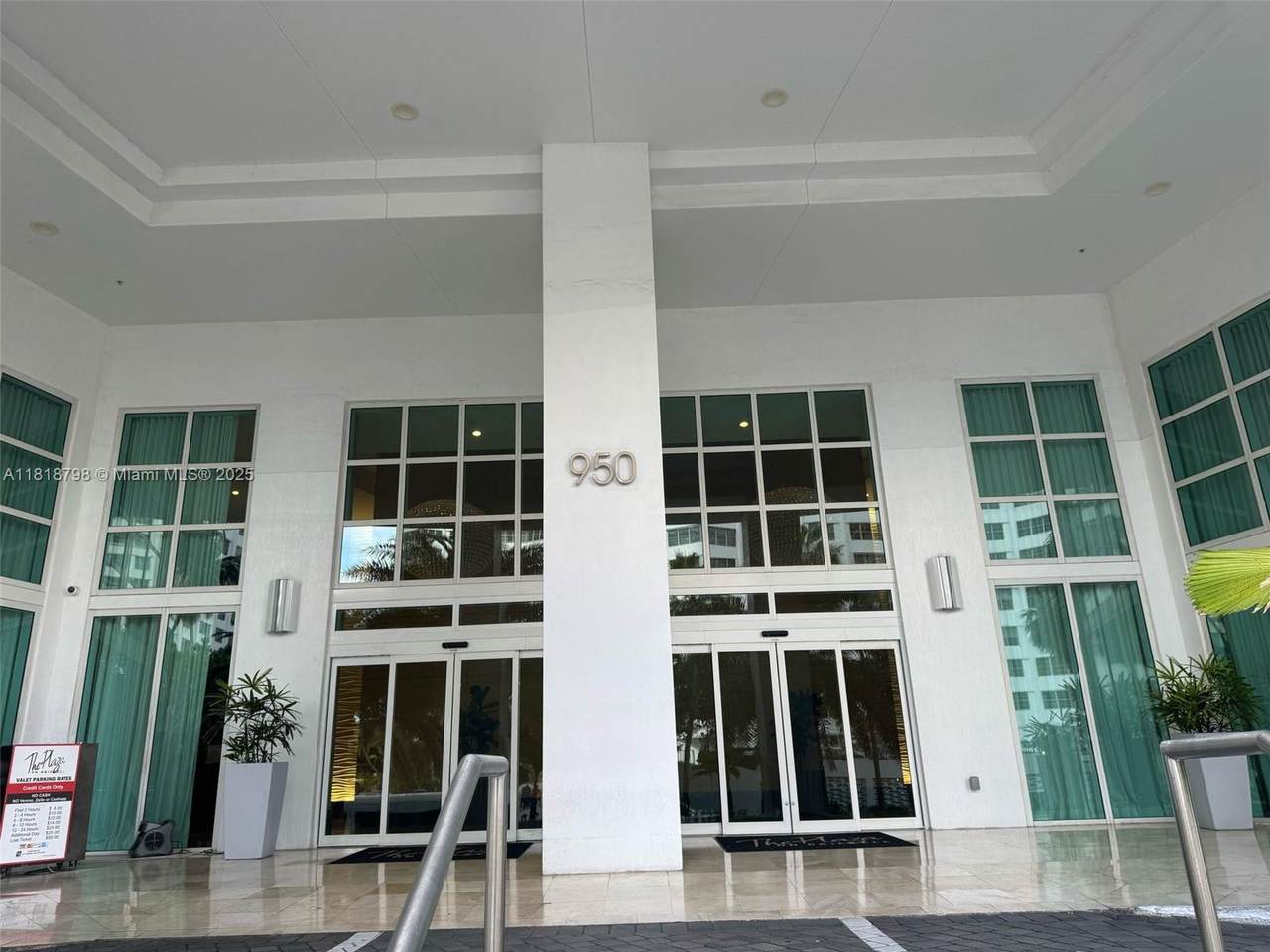 950 Brickell Bay Dr - Photo 1