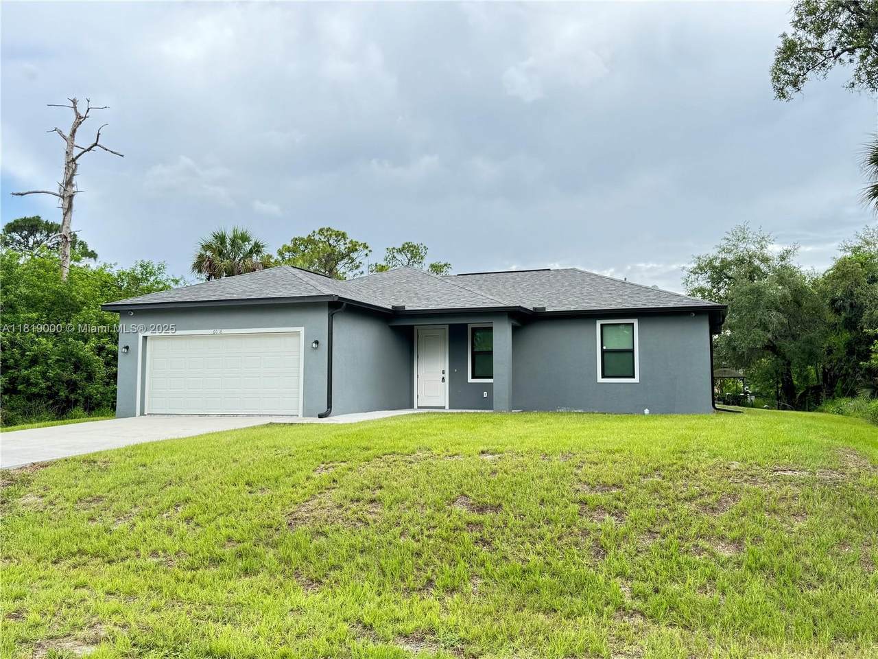 6018 Acorn Cir - Photo 1