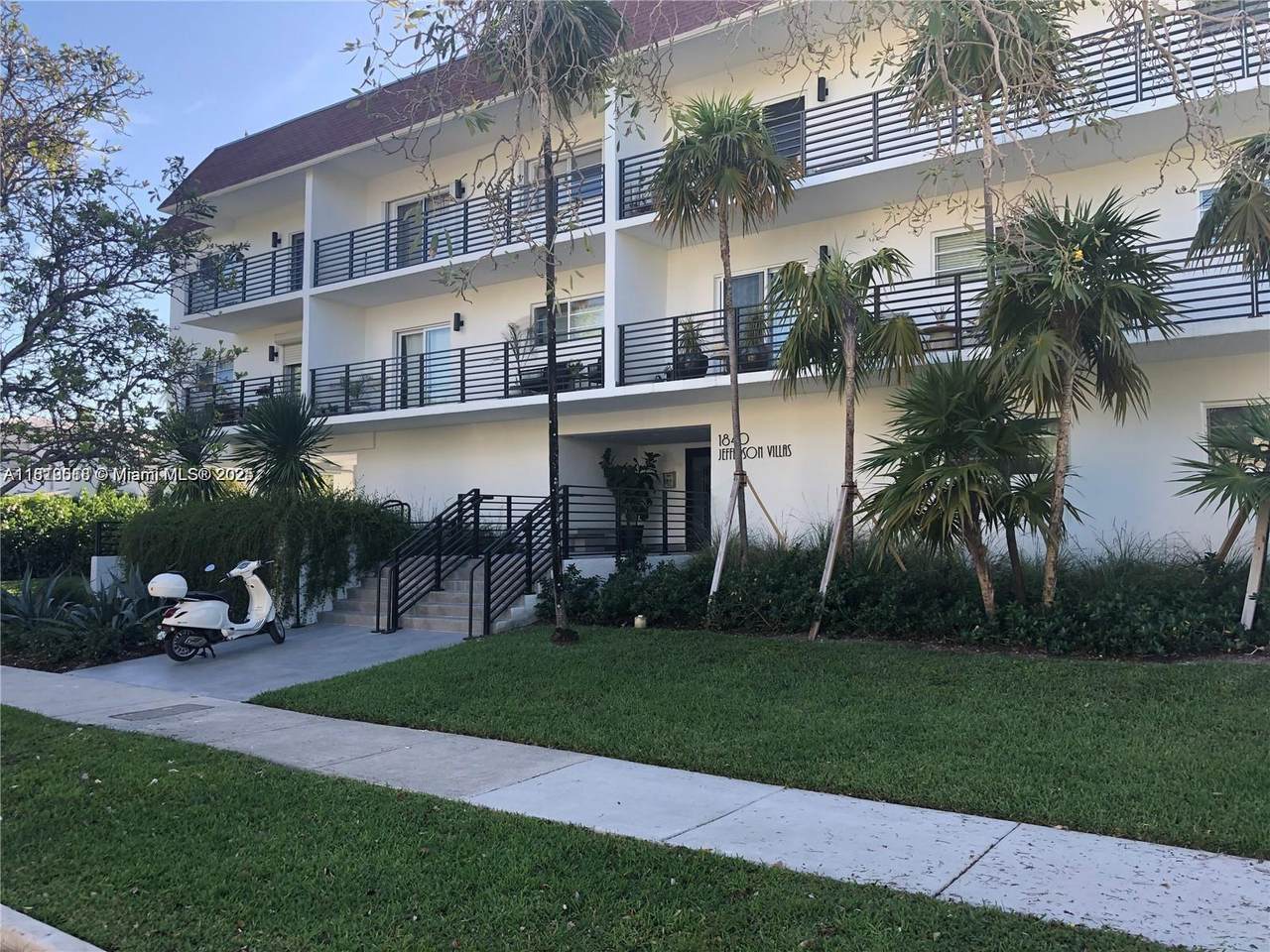 1840 Jefferson Ave - Photo 1