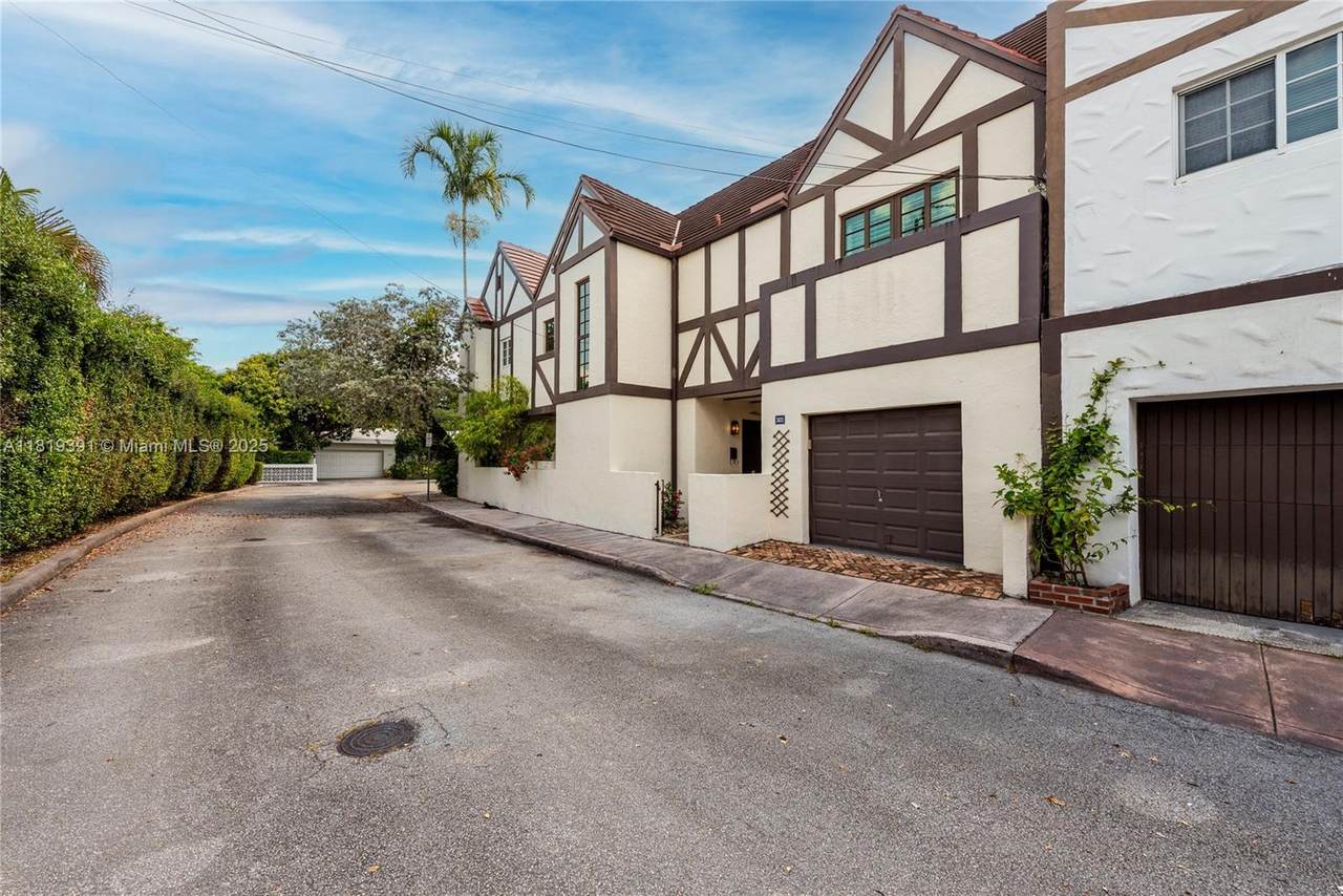 3621 Viscaya Ct - Photo 1