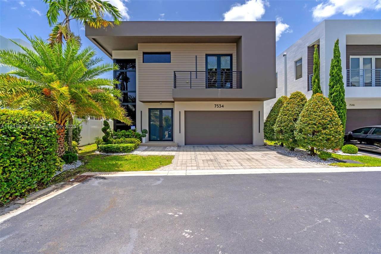 7534 98th Ave - Photo 1