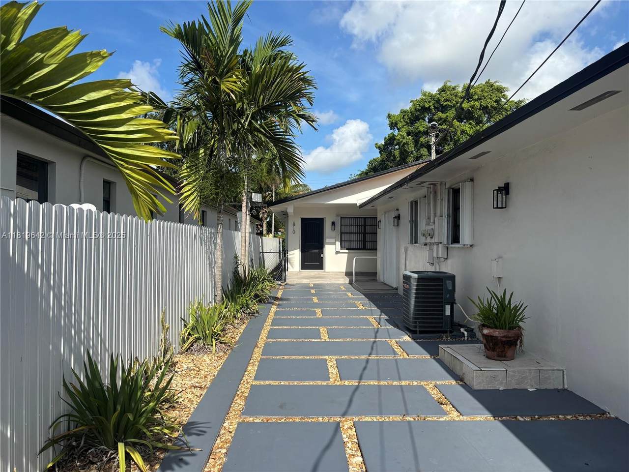 810 31st Ave - Photo 1
