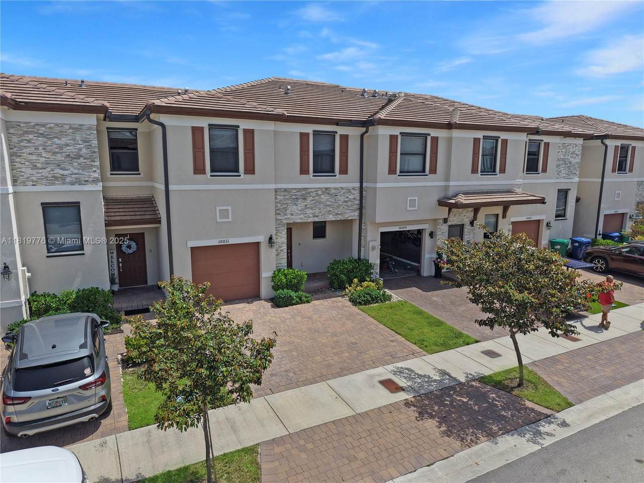 10011 231st Ln - Photo 1