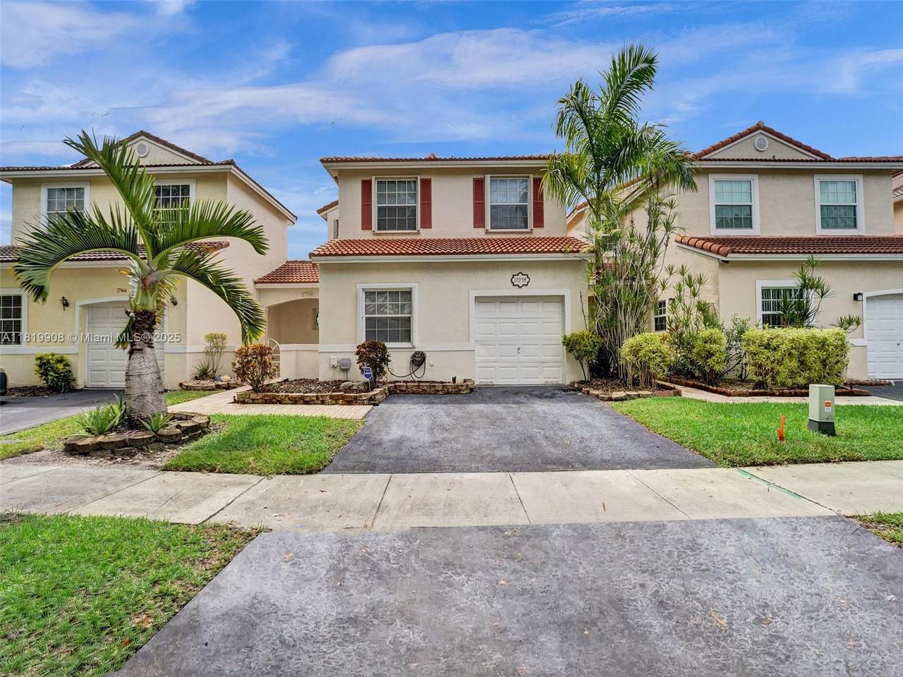 17954 10th Ct - Photo 1