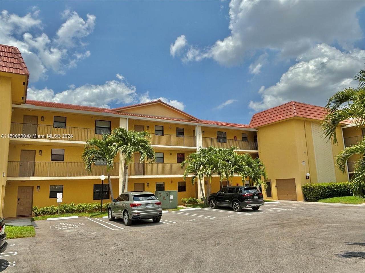 11453 39th Ct - Photo 1