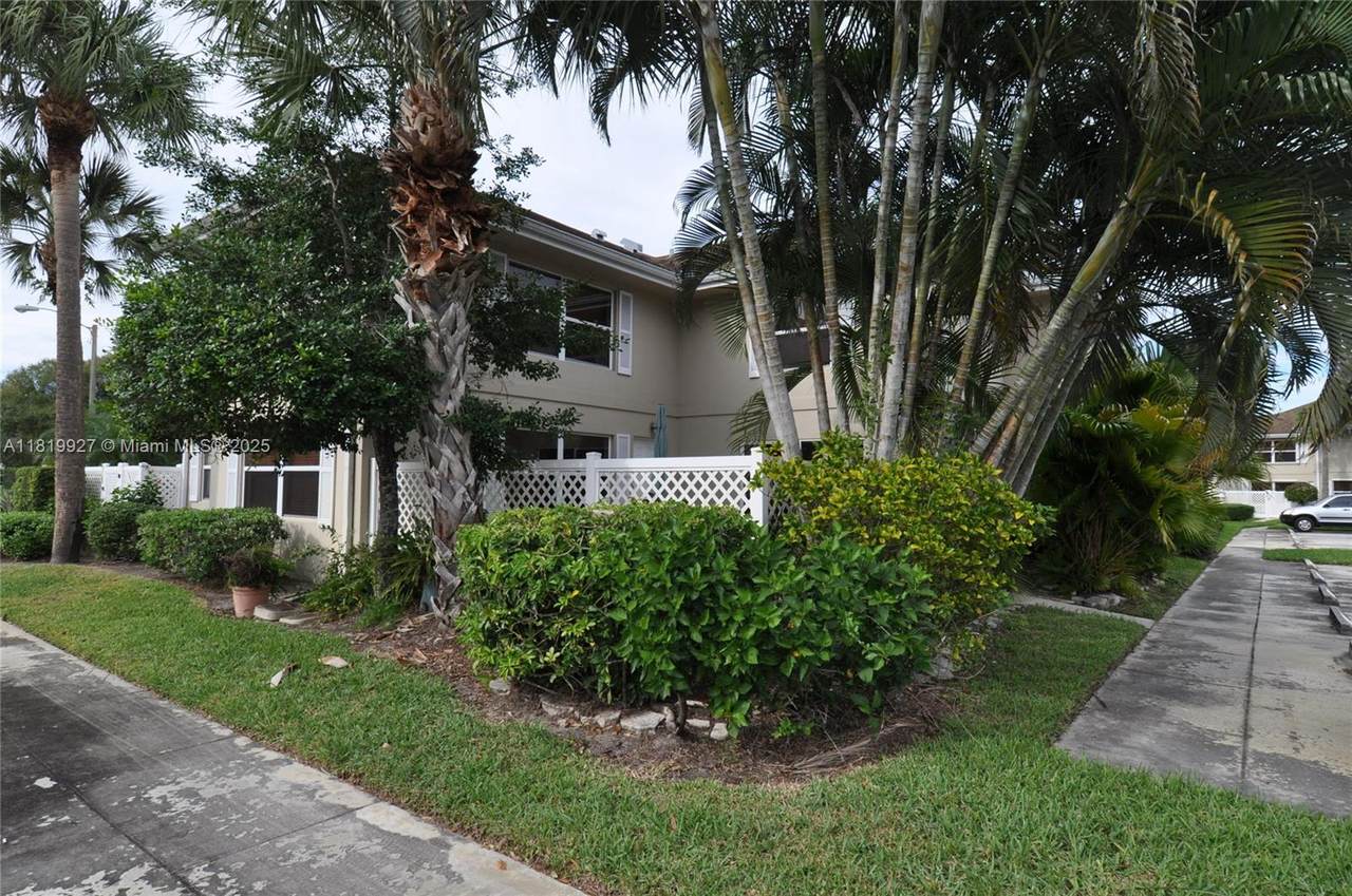 3317 Sunset Trace Cir - Photo 1