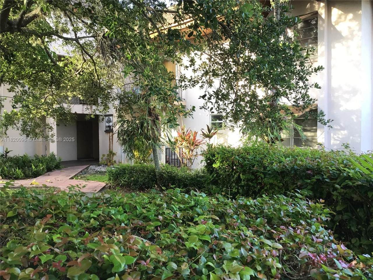 9472 77th Ave - Photo 1