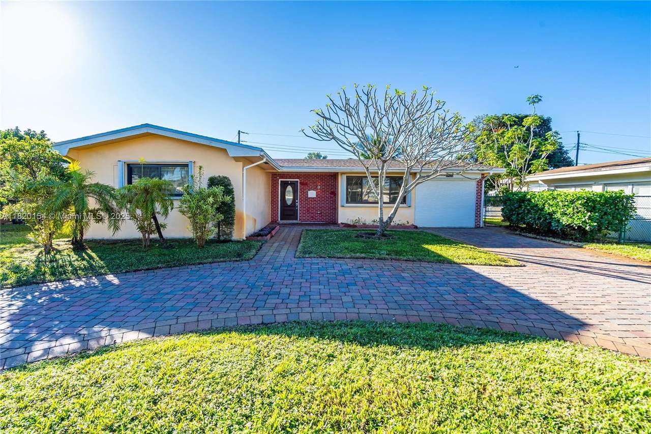 8430 15th Ct - Photo 1