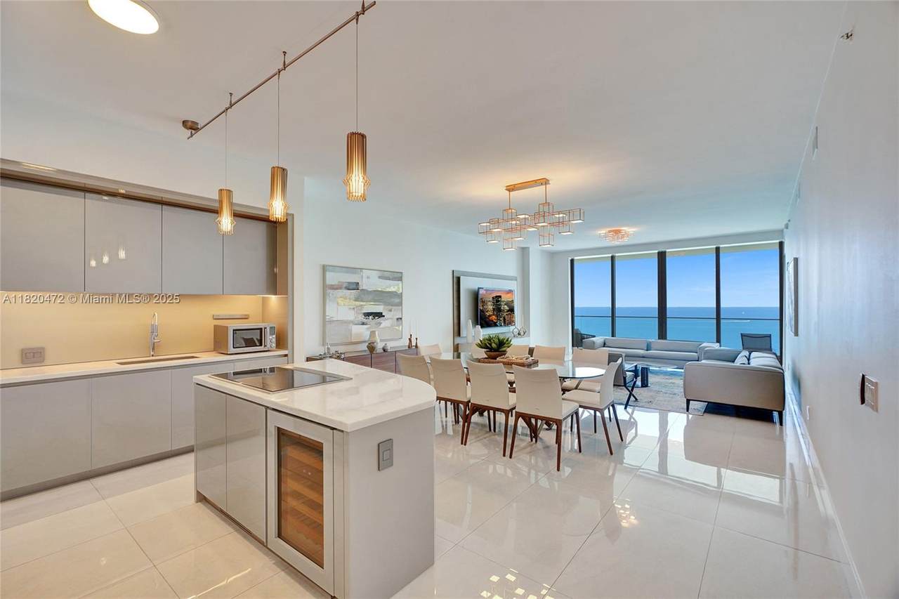 18975 Collins Ave - Photo 1