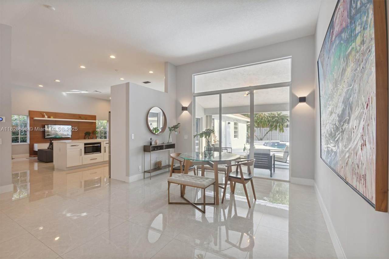 803 Heritage Dr - Photo 1