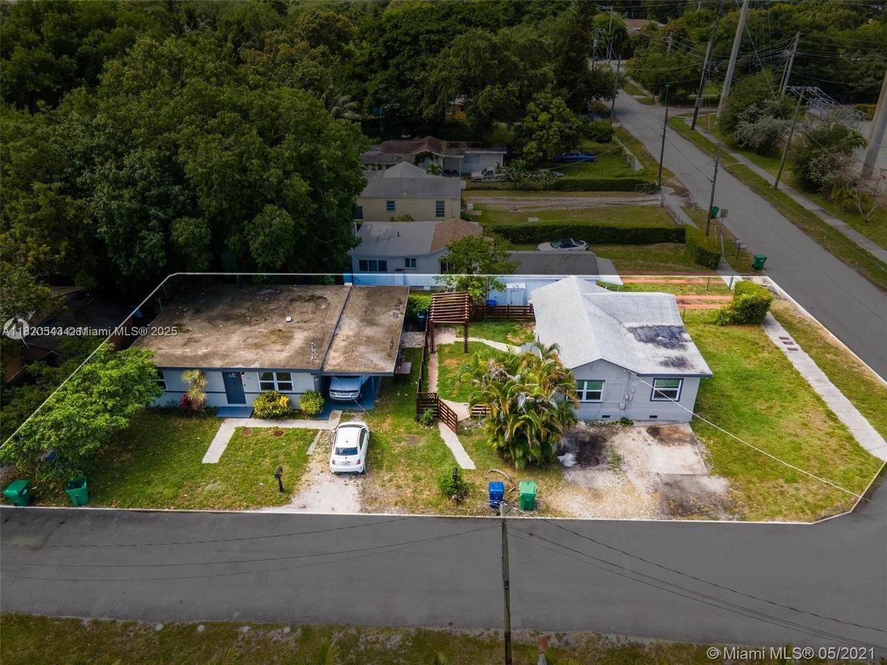 440 93rd St - Photo 1