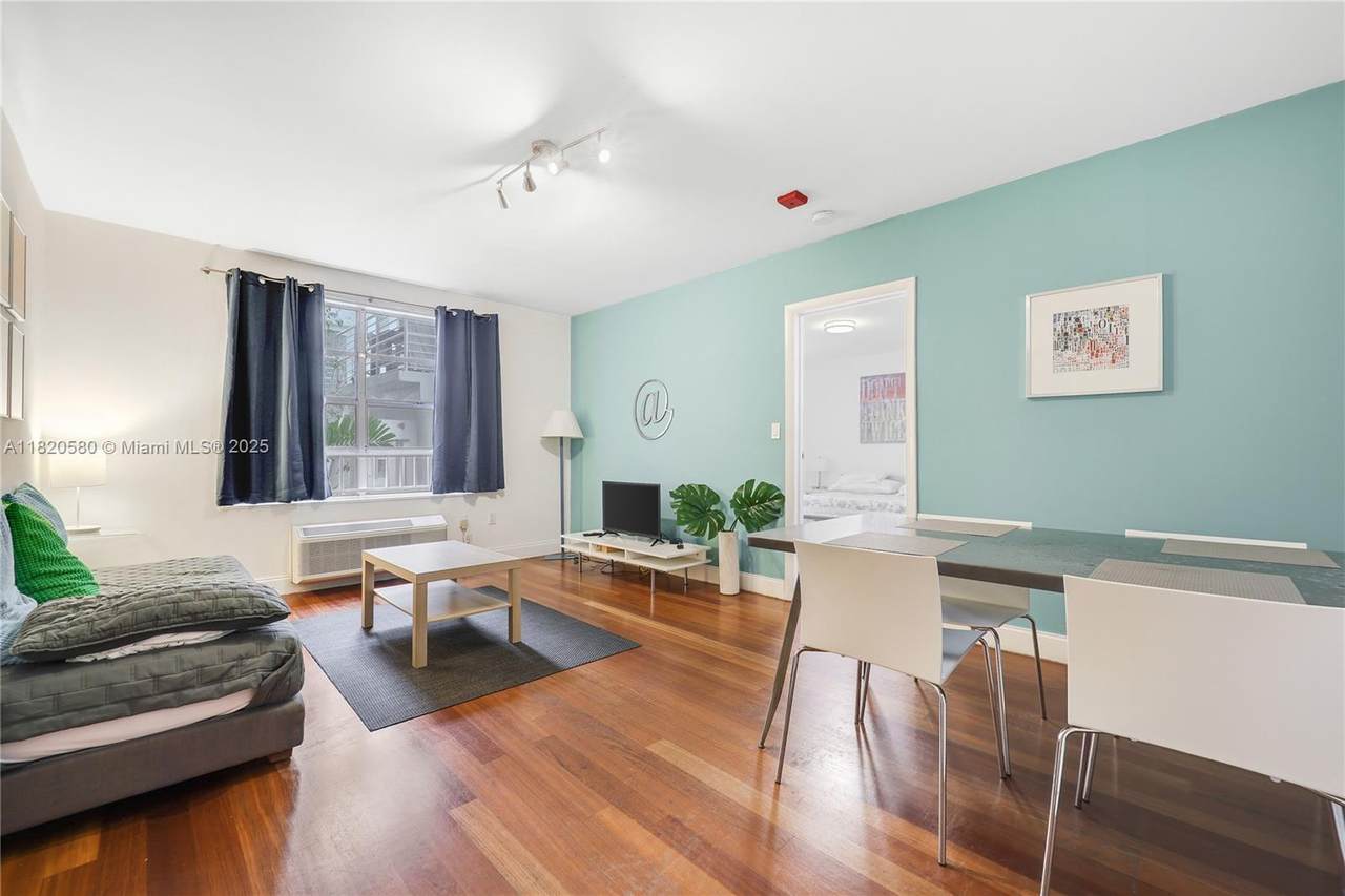 420 15th St - Photo 1