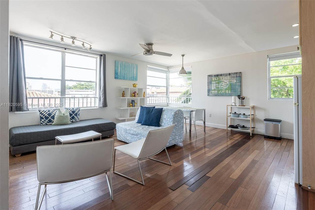 420 15th St - Photo 1