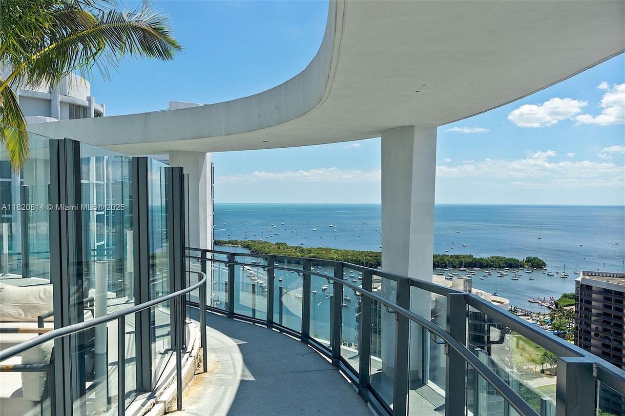 2831 Bayshore Dr - Photo 1