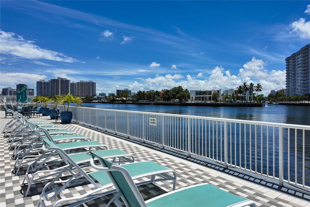 1913 Ocean Dr - Photo 1