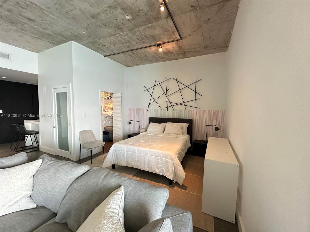 1000 West Ave - Photo 1