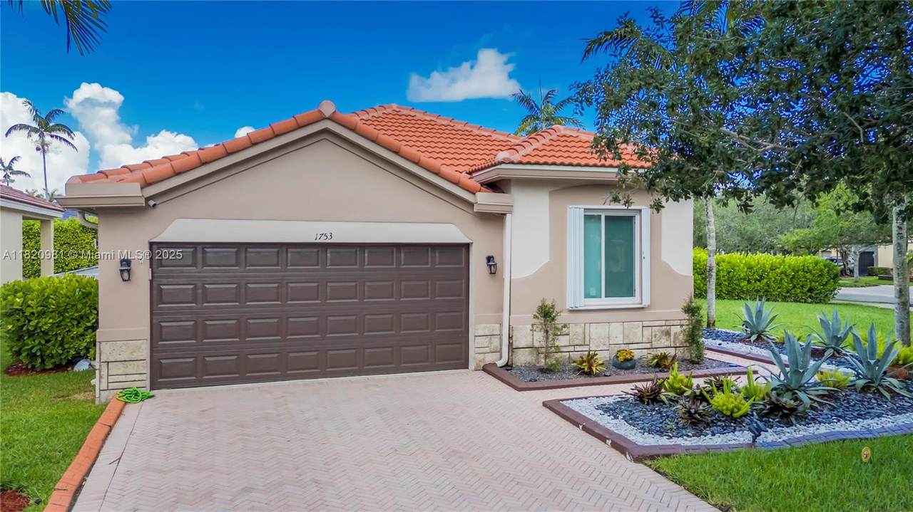 1753 Aspen Ln - Photo 1