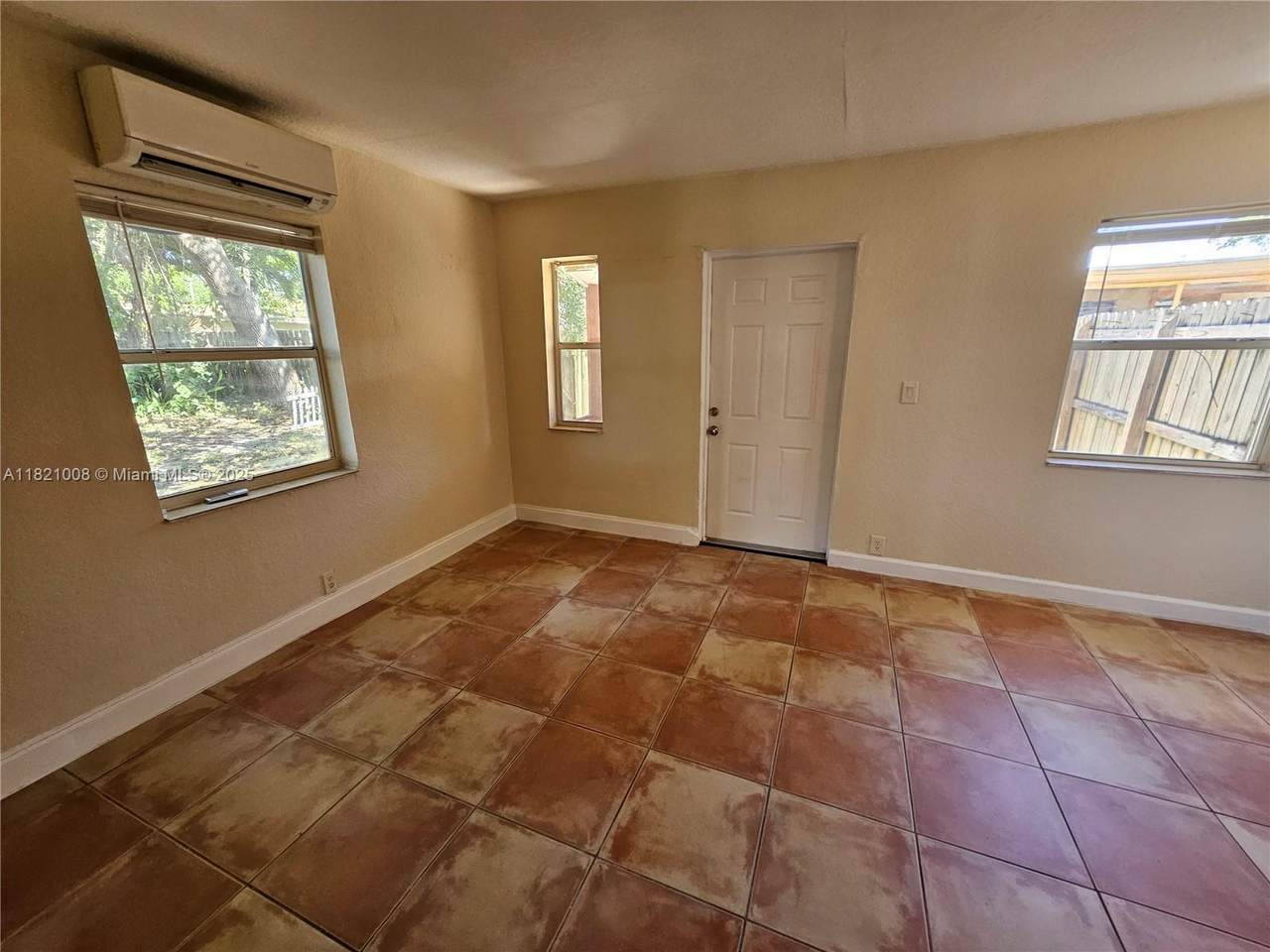 118 8th Ave - Photo 1