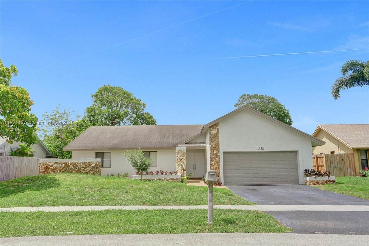 8511 51st Ct - Photo 1