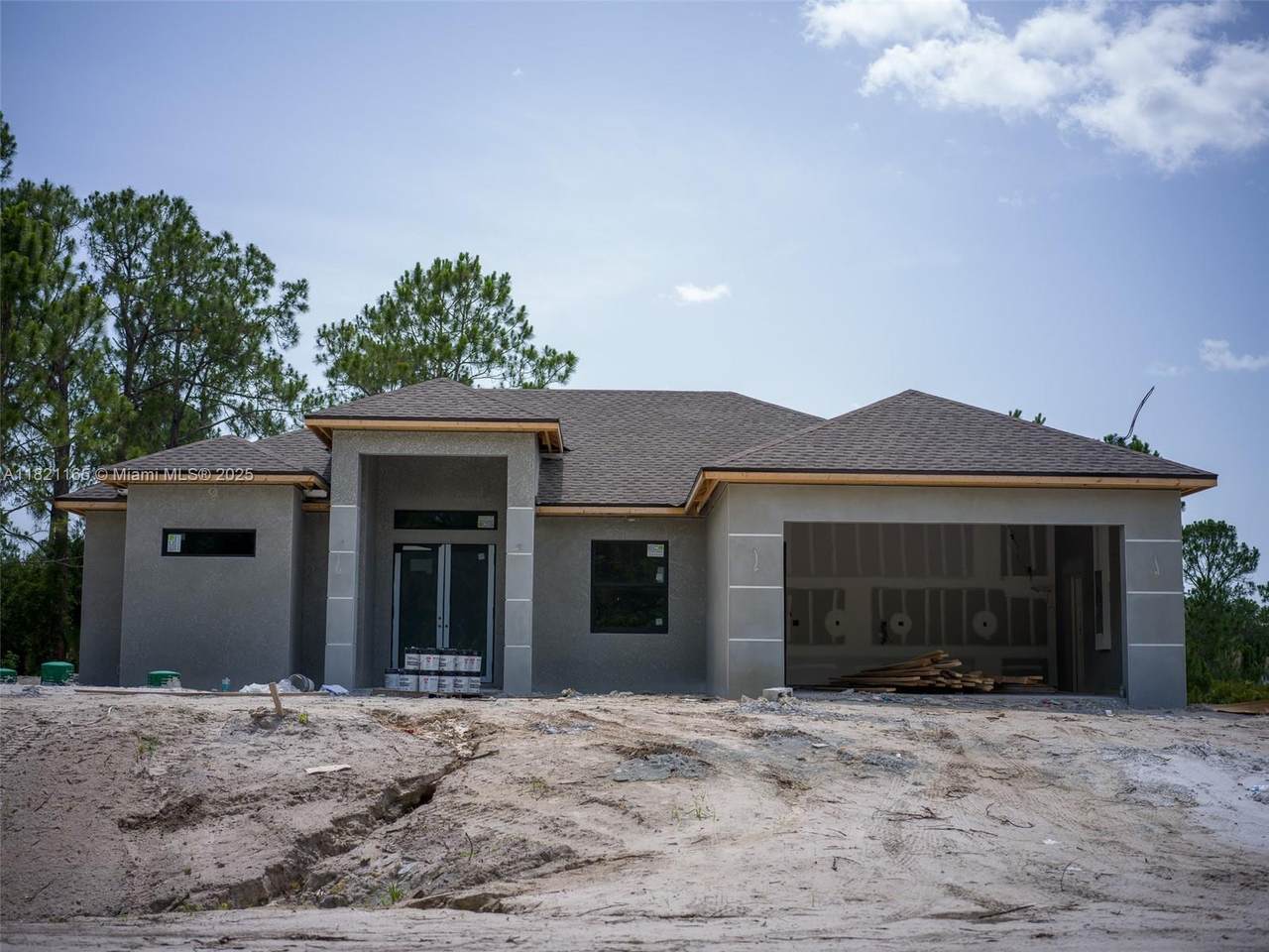 811 Rush Ave - Photo 1