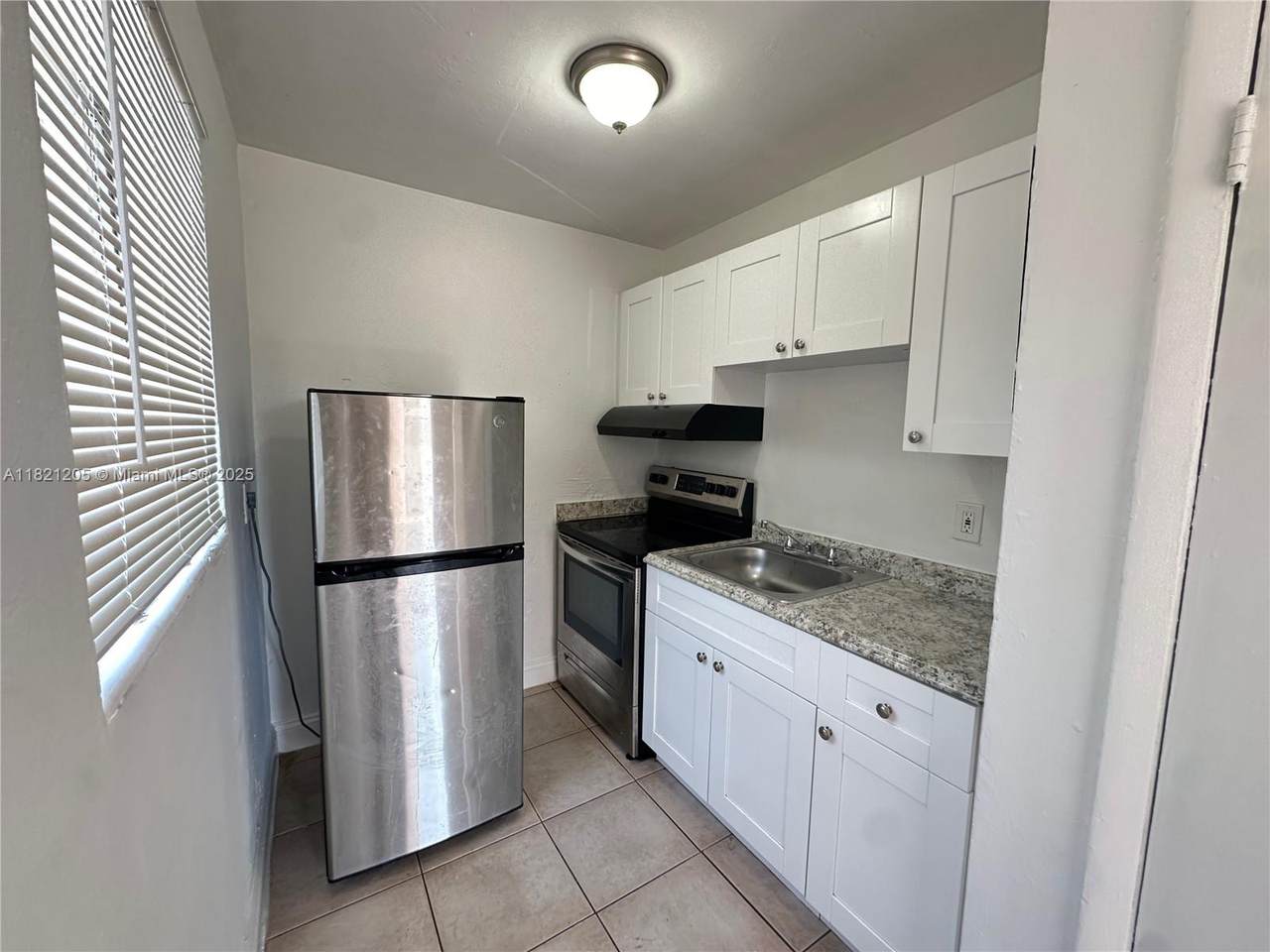405 5th St - Photo 1