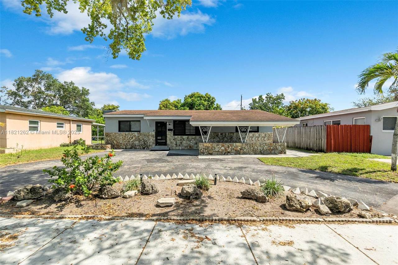 7631 Miramar Pkwy - Photo 1