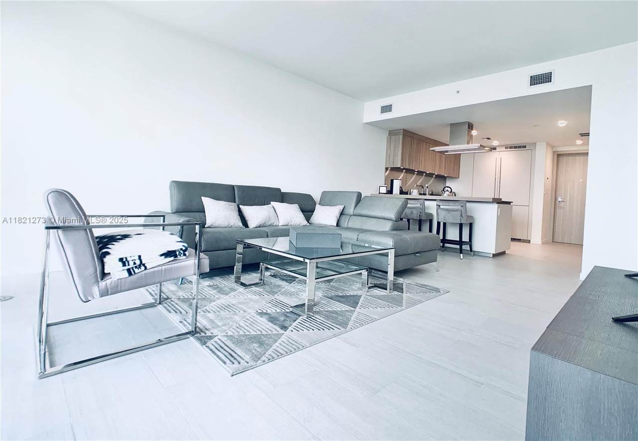 1000 Brickell Plz - Photo 1