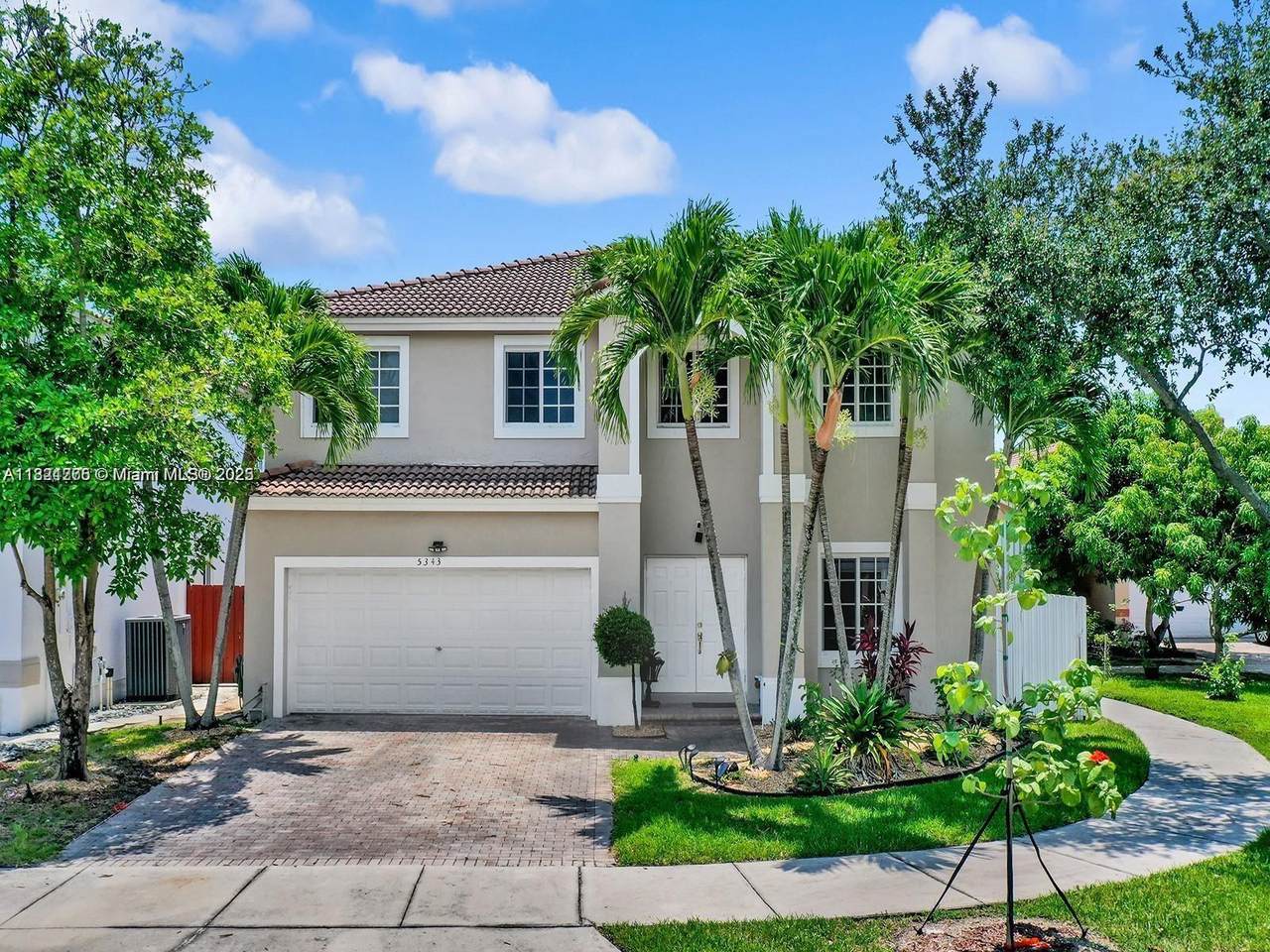 5343 111th Ct - Photo 1