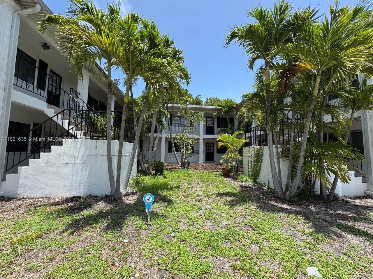 707 19th Ave - Photo 1