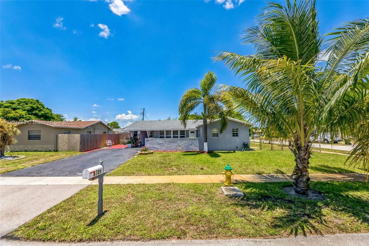 6701 6th St - Photo 1